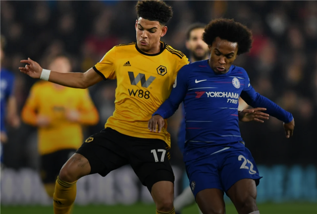 皇马后防问题严重，阿诺德伤缺，球员轮换困难，姆巴佩虽强但后防乏力，形势严峻。