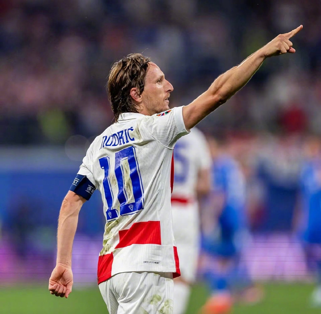 芒特：中场DNA已刻入灵魂！踢10号位？防守必须拉满