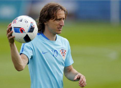 邮报：英格兰方面认为，不管芒特状态多好图赫尔都不会征召他